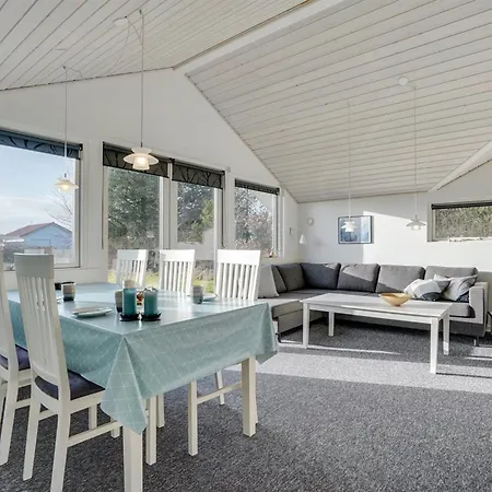 Ingward - 300m To The Fjord By Interhome *